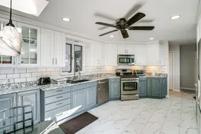 Spacious Riverfront Home w/ Dock in St Clair! - Innenbereich