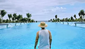 The Light Arena Ocean Tower - Piscina