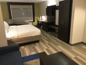 Holiday Inn Express Hotel & Suites Canton by IHG - Chambre