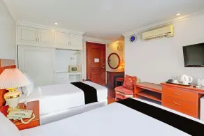 Collection O VIP Suites, Near PNR Pasay Evangelista, Makati Manila - Chambre