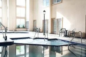 Comfort Suites Milwaukee Airport - Pool