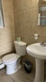 Hudson Valley 9w Motel - Bathroom