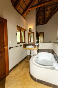 Raptors Lodge - Bathroom