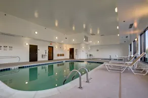 Holiday Inn Express Peru-Lasalle Area by IHG - Piscine