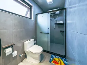 Yuetong Hotel Near Mutianyu Great Wall - Bathroom