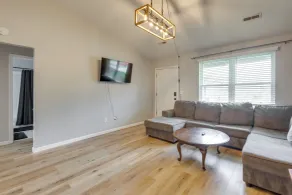 12 Mi to St Louis: Pet-Friendly Metro East Home - Interior