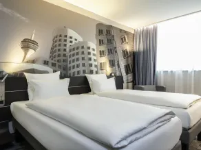 Novotel Duesseldorf Airport - Room