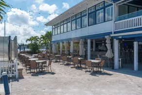 Pirate's Cove Resort and Marina - Stuart - Restaurant