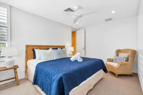 BEACH01- Mooloolaba Beachfront Apartment with Private Pool - Rom