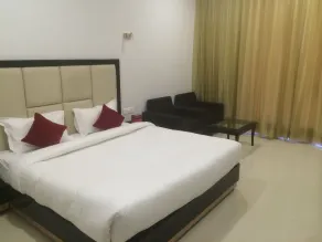 Chandra Grand - Room