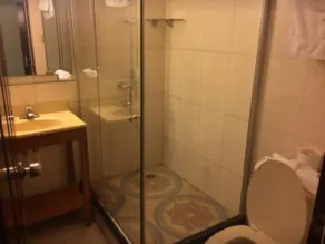 Caye Caulker Plaza Hotel - Bathroom