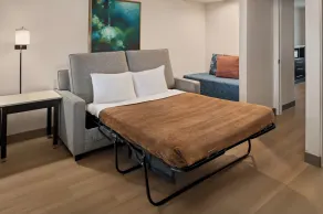 Cortona Inn and Suites Anaheim Resort - Rum