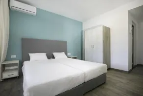 Amphitriti Hotel - Værelse