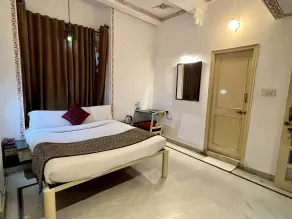 The Luxury Tiger at Lake Pichola - Bathroom