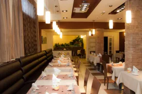 Garni Hotel Vigor - EV station - Restaurant