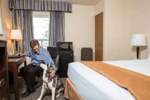 Travelodge by Wyndham Edmonton South - Chambre