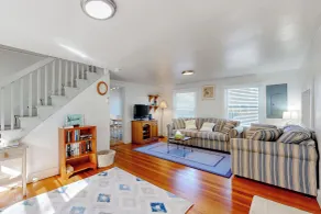 Charming 3BR Cottage Near the Beach w/ Deck - Innenbereich