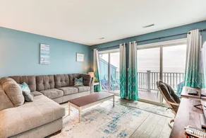 Kure Beach Condo w/ Panoramic Ocean Views! - Intérieur