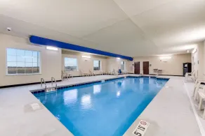Cobblestone Hotel & Suites - Cozad - Basseng