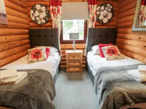 10 Water's Edge - Room