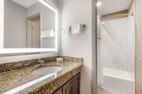 Red Roof Inn & Suites Newport News - Salle de bain
