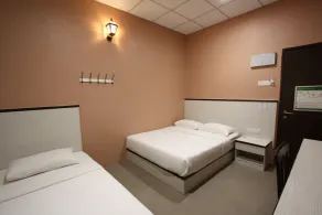 Shamrock Guest House II - Room