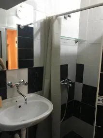Puerta Apartments - Bathroom