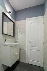Stylish Designer 2BR Apartment by Dambovitei - Salle de bain