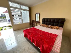 OYO LIFE 92844 Penginapan Cibodas - Habitación