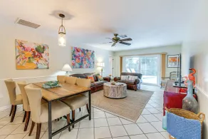 NOVO! Veneza moderna casa w / Lanai, 1mi para Prvt Beach - Parte interna