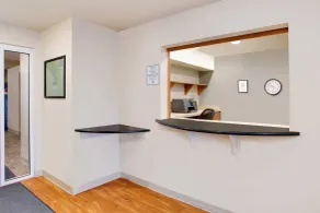 WoodSpring Suites Fredericksburg - Lobby