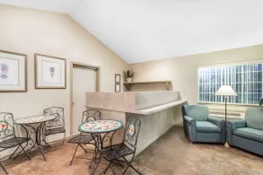 Super 8 by Wyndham Madison - Lobby