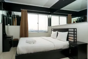 2BR with Study Room Apartment Seaview at Marina Ancol By Travelio - Rum