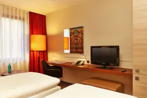 H+ Hotel Hannover - Vue de la chambre