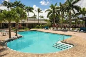 Courtyard by Marriott Miami Airport - Piscine