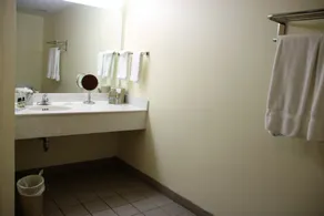 Hawthorn Suites by Wyndham Louisville East - Salle de bain