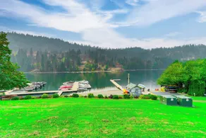 Lakeside Winter Walks! Idaho Condo w/ Resort Perks - Intérieur