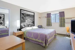 Super 8 by Wyndham Havre - Room