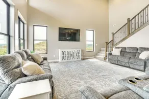 2 Mi to Lewis and Clark Lake: Spacious Getaway - Innenbereich