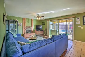 'Breeze By the Pool' Chula Vista Home w/ Game Room - Innvendig