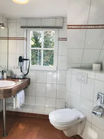 Höger's Hotel & Restaurant - Bathroom
