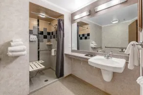 The Voyager Inn by Aspen Hotels - Bathroom