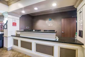 Quality Inn Parsons North - Lobby