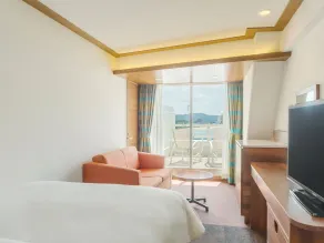 Sheraton Okinawa Sunmarina Resort - Chambre