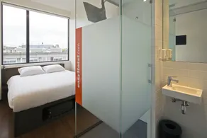 easyHotel Amsterdam City Centre South - Chambre
