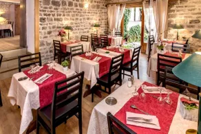 Logis Hôtel restaurant Auberge de la Cascade - Restaurant