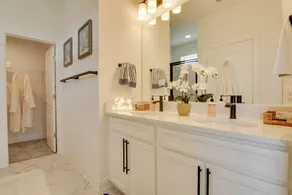 Ocean View Home w/ Beach Shuttle, 5 Mi to Coast! - Badezimmer