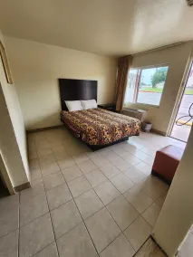 HomeTown Inn and Suites - Chambre
