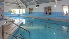 Holiday Inn Aylesbury by IHG - Piscina