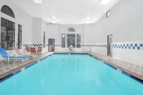 Super 8 by Wyndham Lowell/Bentonville/Rogers Area - Pool